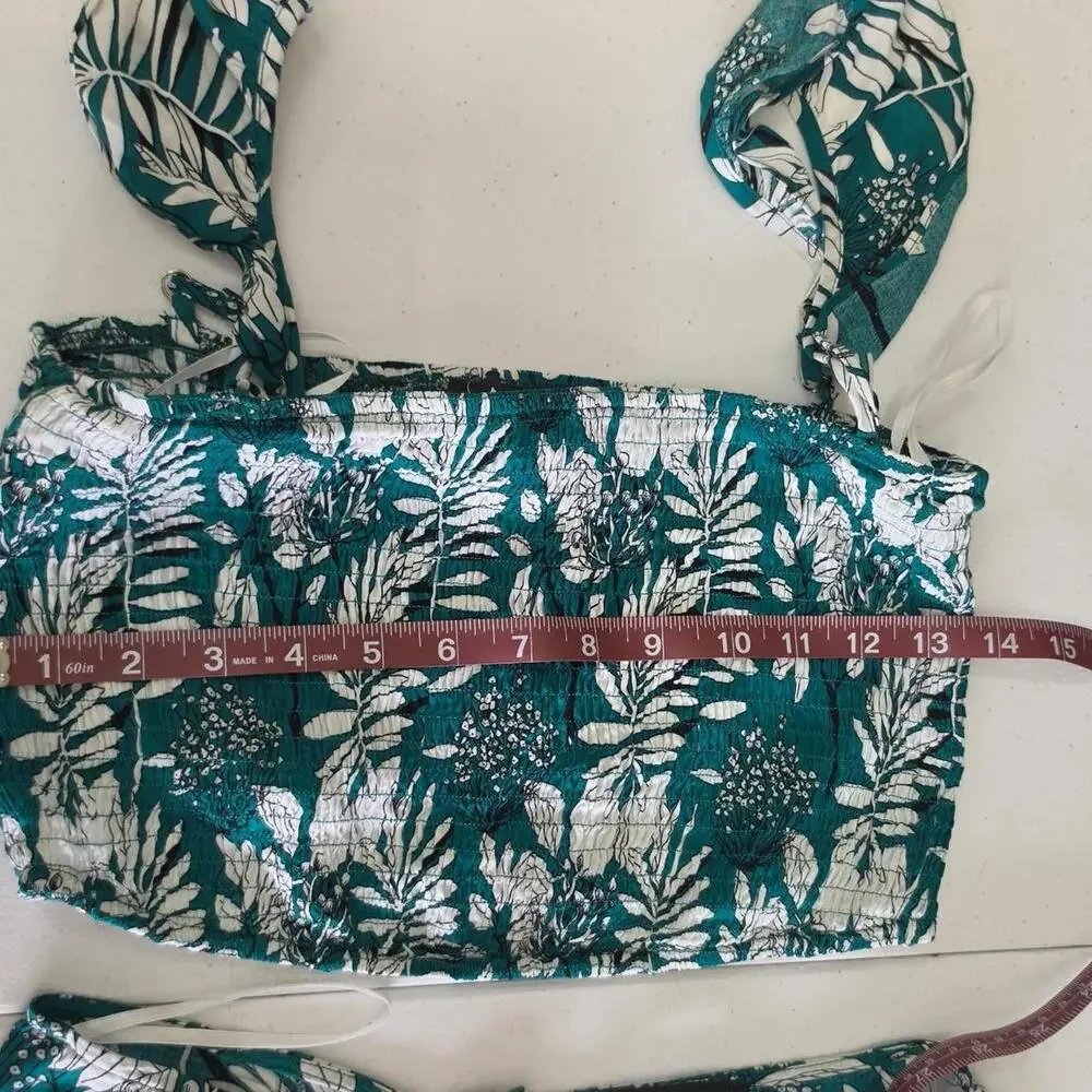 unbranded aakaa green
